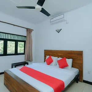 Hotel Oyo 479 Water Front, Kandy